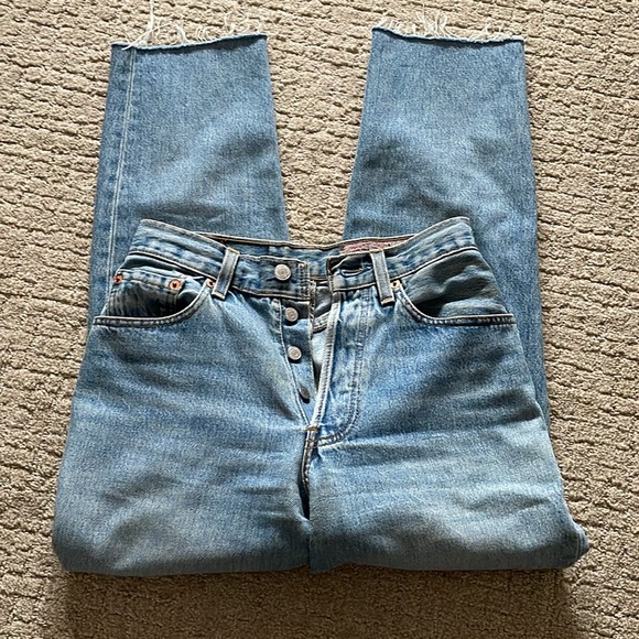 True vintage Levi’s jeans - Picture 5 of 13